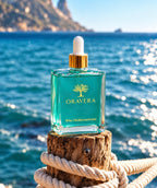 Élixir Brise Méditerranéenne face à la mer turquoise